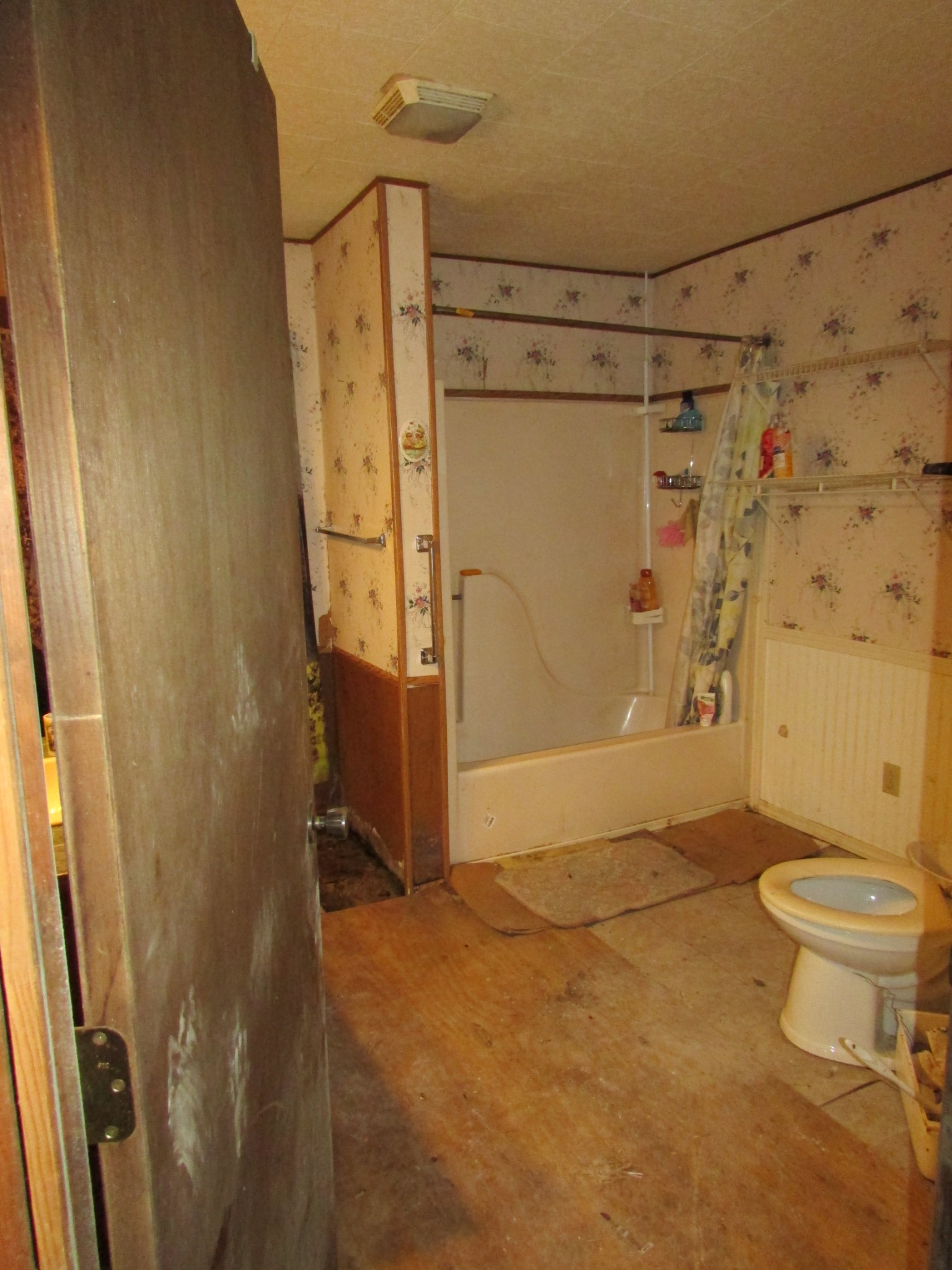 111 Howard Carr Road Manchester, TN 37355 - Photo 9 of 21 a bathroom with a shower and a toilet
