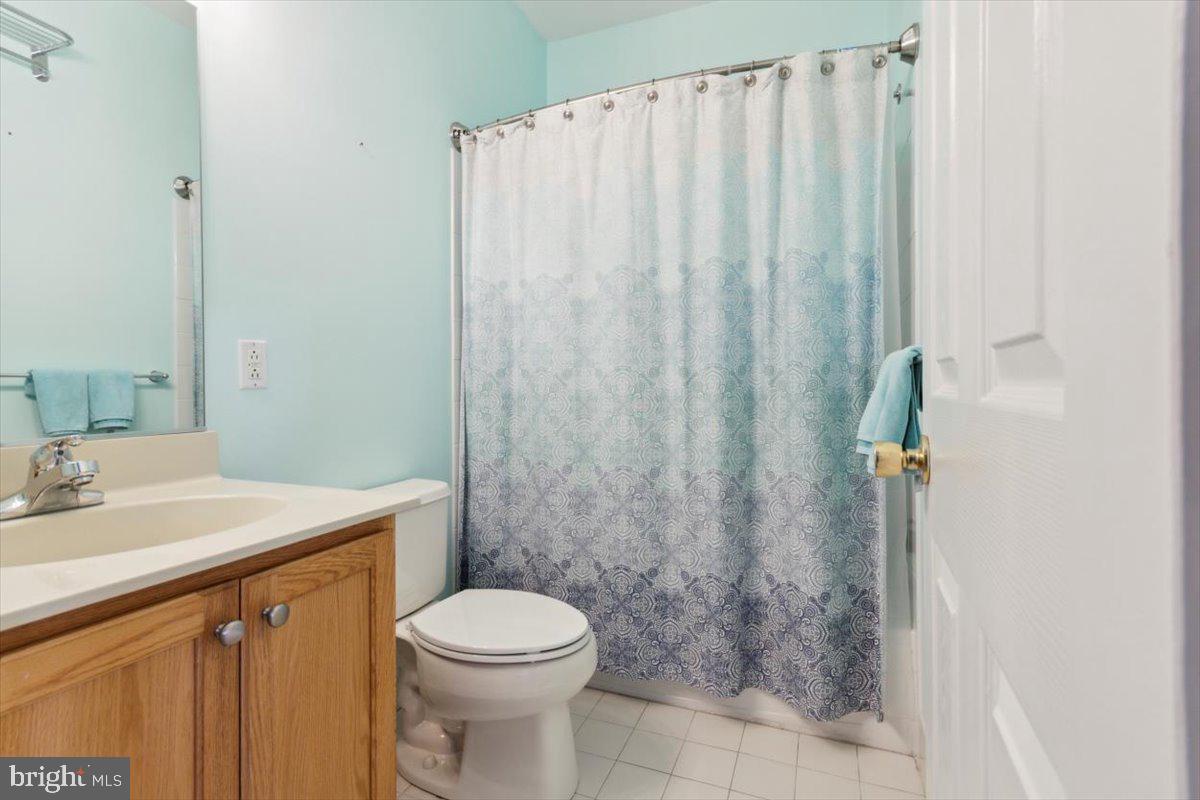 3152 Master Street, Unit 58 Philadelphia, PA 19121 - Photo 11 of 21 1st floor bathroom