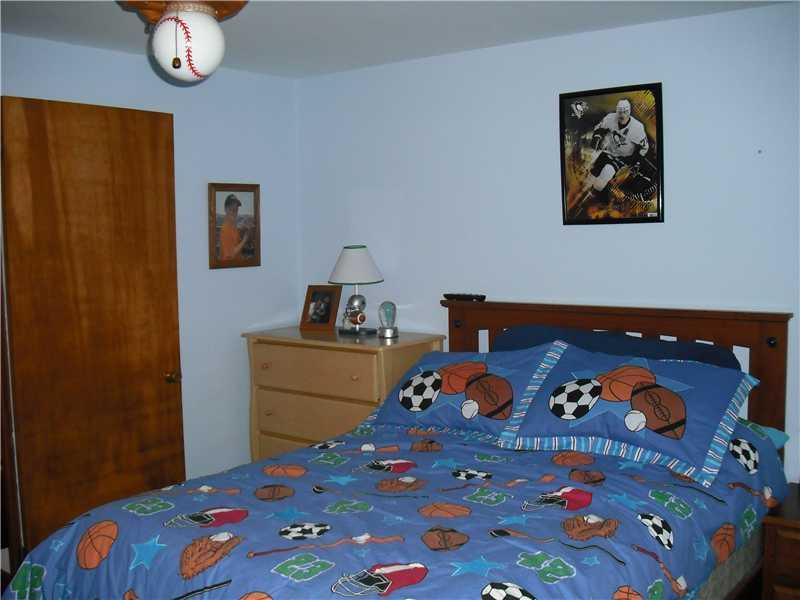 2483 Rose Garden Road Pittsburgh, PA 15220 - Photo 17 of 25 Bedroom. View of 3rd bedroom.