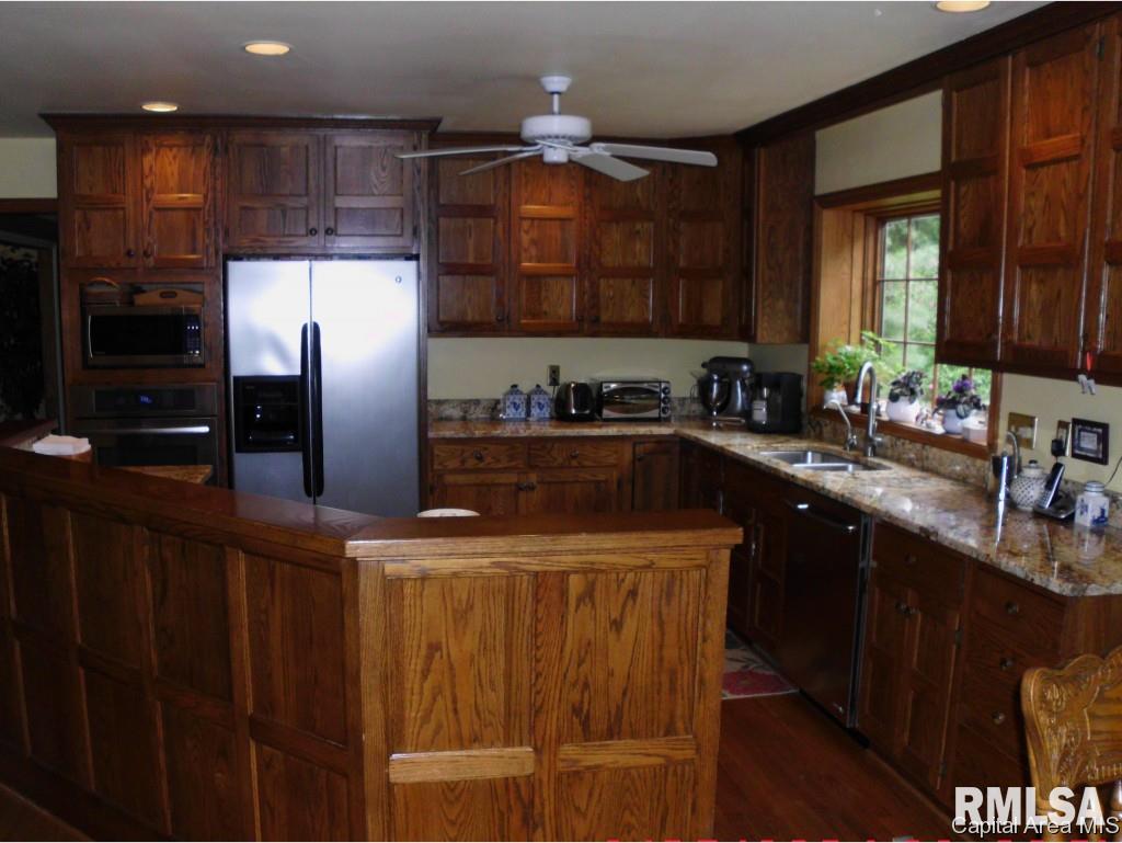 9 Georgetowne Road Sherman, IL 62684 - Photo 17 of 24 Gallery Image 17