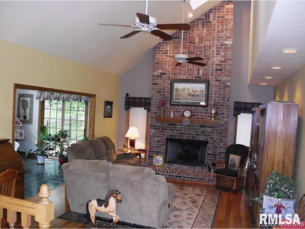 9 Georgetowne Road Sherman, IL 62684 - Photo 5 of 24 Gallery Image 5