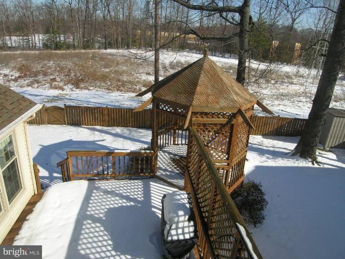 9519 Retriever Road Burke, VA 22015 - Photo 4 of 22 Deck