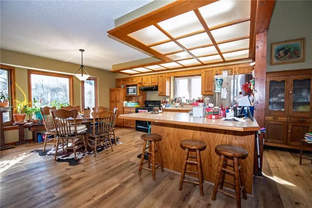 $575,000 | 33108 East Hammond Road, Lone Jack, MO 64070