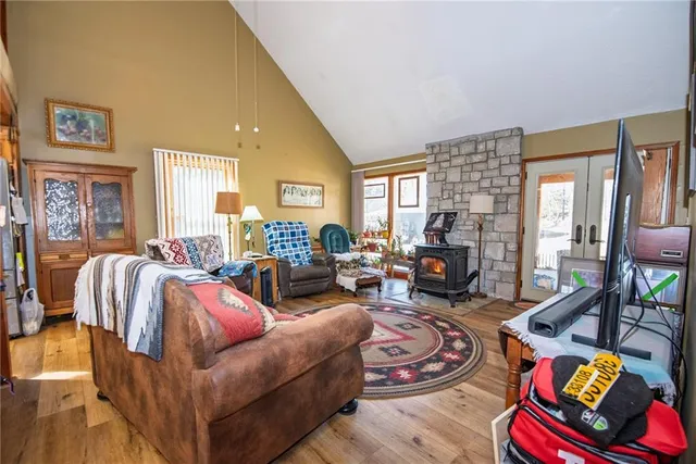 $575,000 | 33108 East Hammond Road, Lone Jack, MO 64070