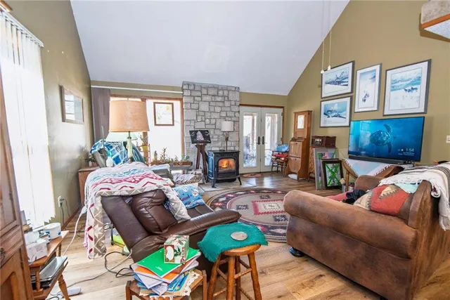 $575,000 | 33108 East Hammond Road, Lone Jack, MO 64070