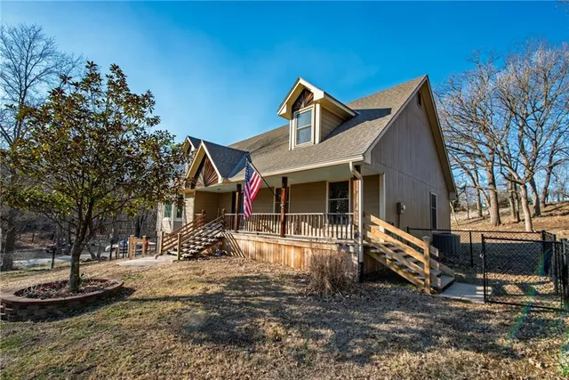 $575,000 | 33108 East Hammond Road, Lone Jack, MO 64070