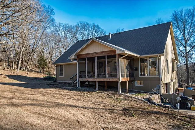 $575,000 | 33108 East Hammond Road, Lone Jack, MO 64070