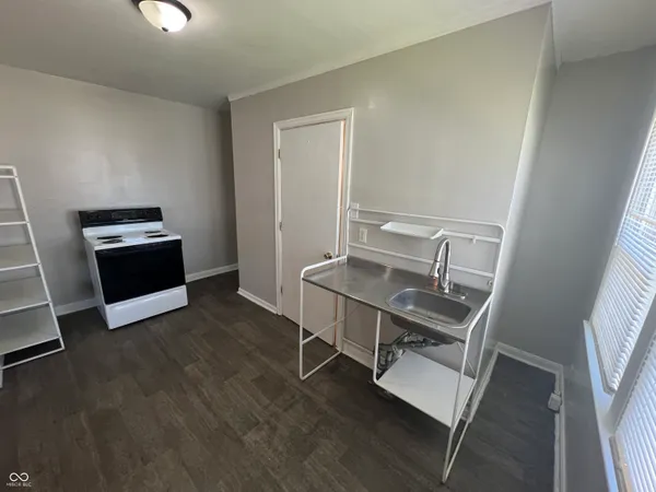 $525 | 320 North Sherman Drive, Unit A, Indianapolis, IN 46201