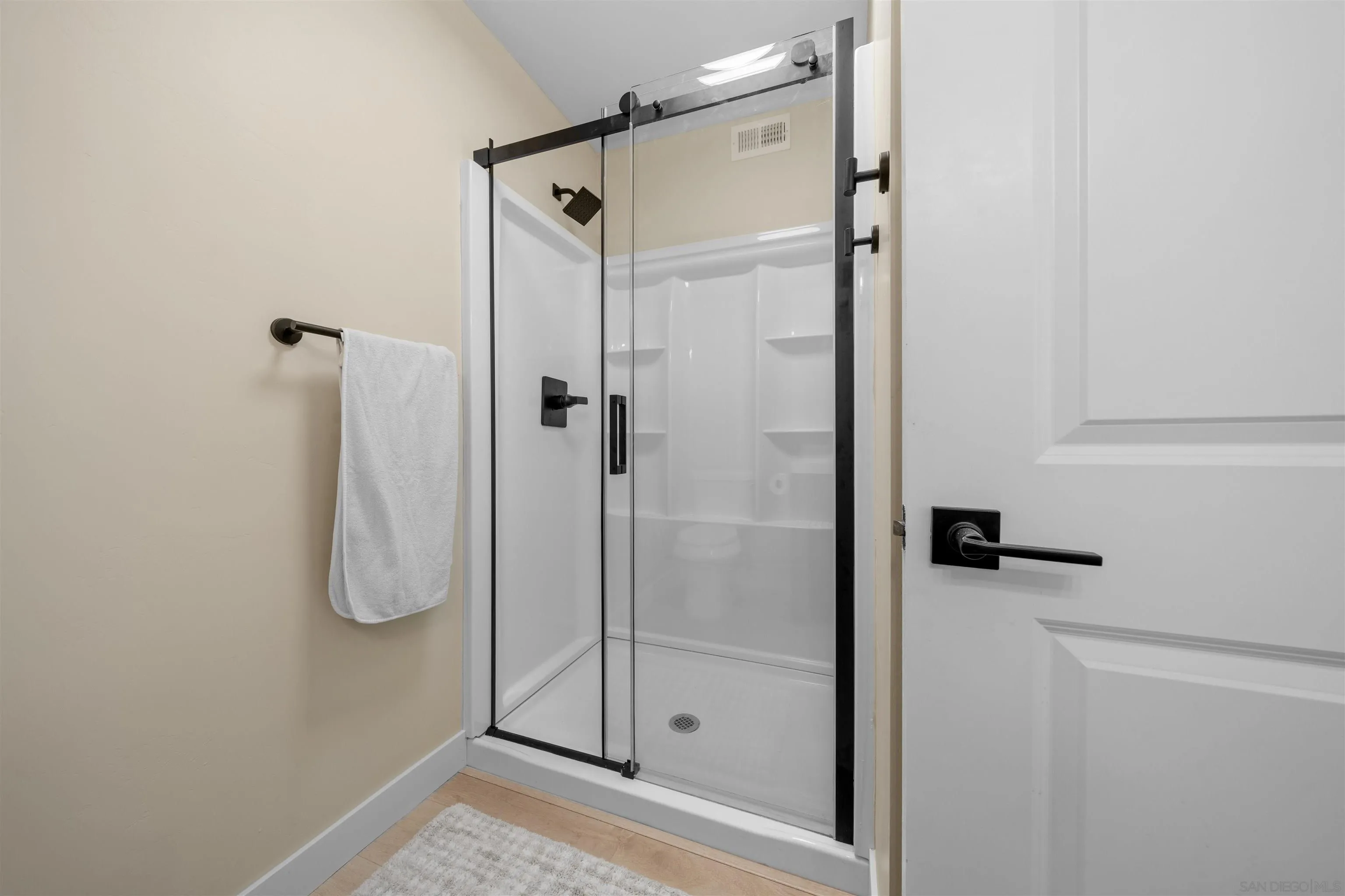 4521 55th Street, Unit 13 San Diego, CA 92115 - Photo 18 of 26 a bathroom with a shower