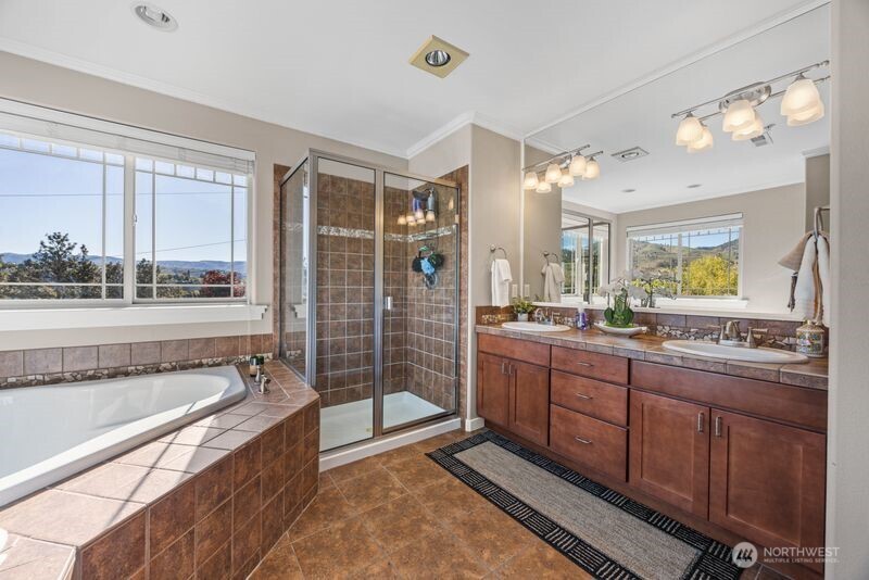 230 East Farnham Avenue, Unit C3 Chelan, WA 98816 - Photo 16 of 35