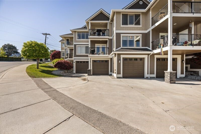 230 East Farnham Avenue, Unit C3 Chelan, WA 98816 - Photo 24 of 35