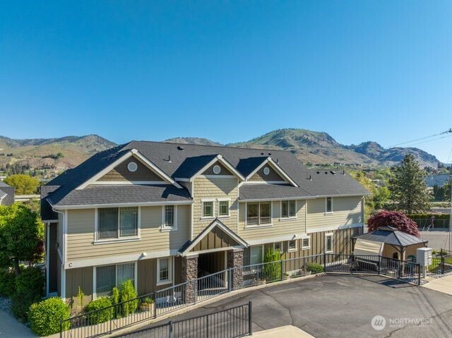 230 East Farnham Avenue, Unit C3 Chelan, WA 98816 - Photo 30 of 35