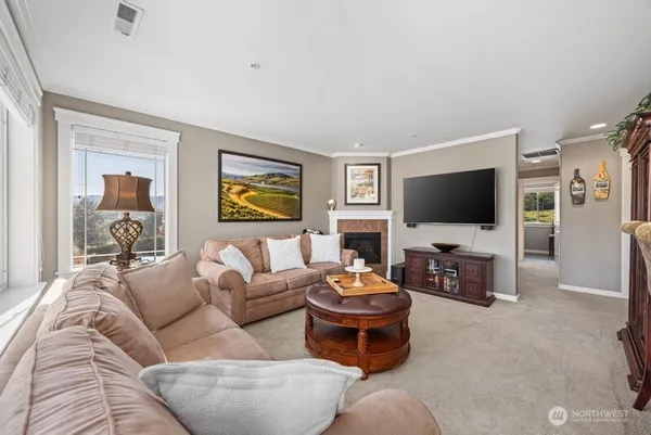 $689,000 | 230 East Farnham Avenue, Unit C3, Chelan, WA 98816