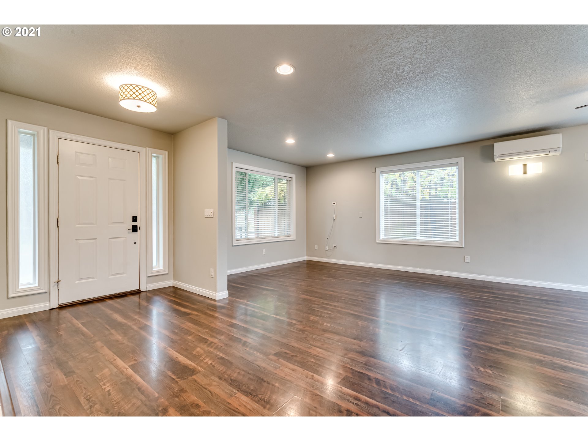 24797 Sertic Road Veneta, OR 97487 - Photo 3 of 32 Gallery Image 3