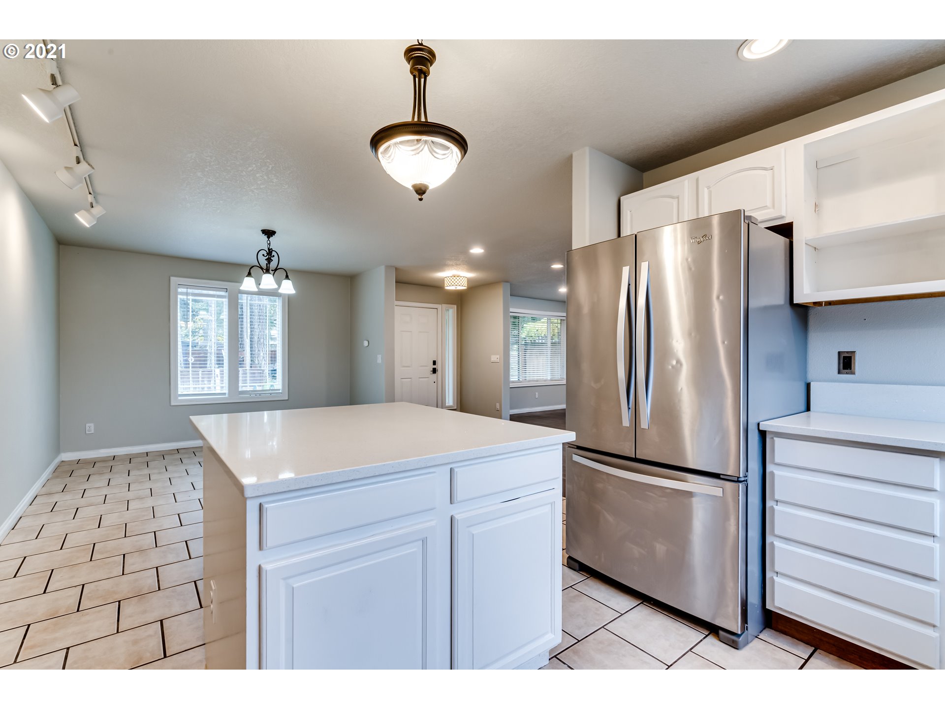 24797 Sertic Road Veneta, OR 97487 - Photo 7 of 32 Gallery Image 7