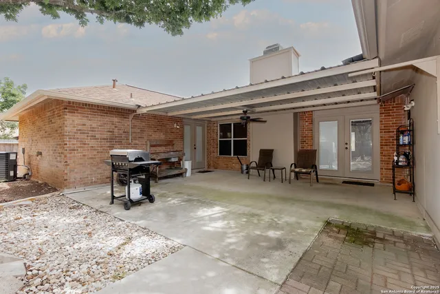 a view of a dinning area with furniture