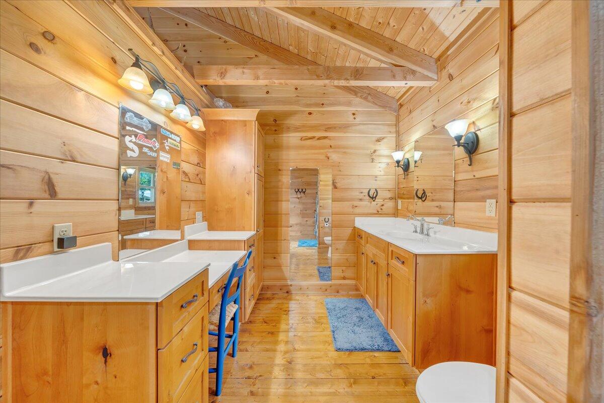 1769 Scenic View Road Moneta, VA 24121 - Photo 39 of 104 037-MIB07525