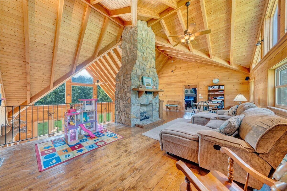 1769 Scenic View Road Moneta, VA 24121 - Photo 45 of 104 043-MIB07543