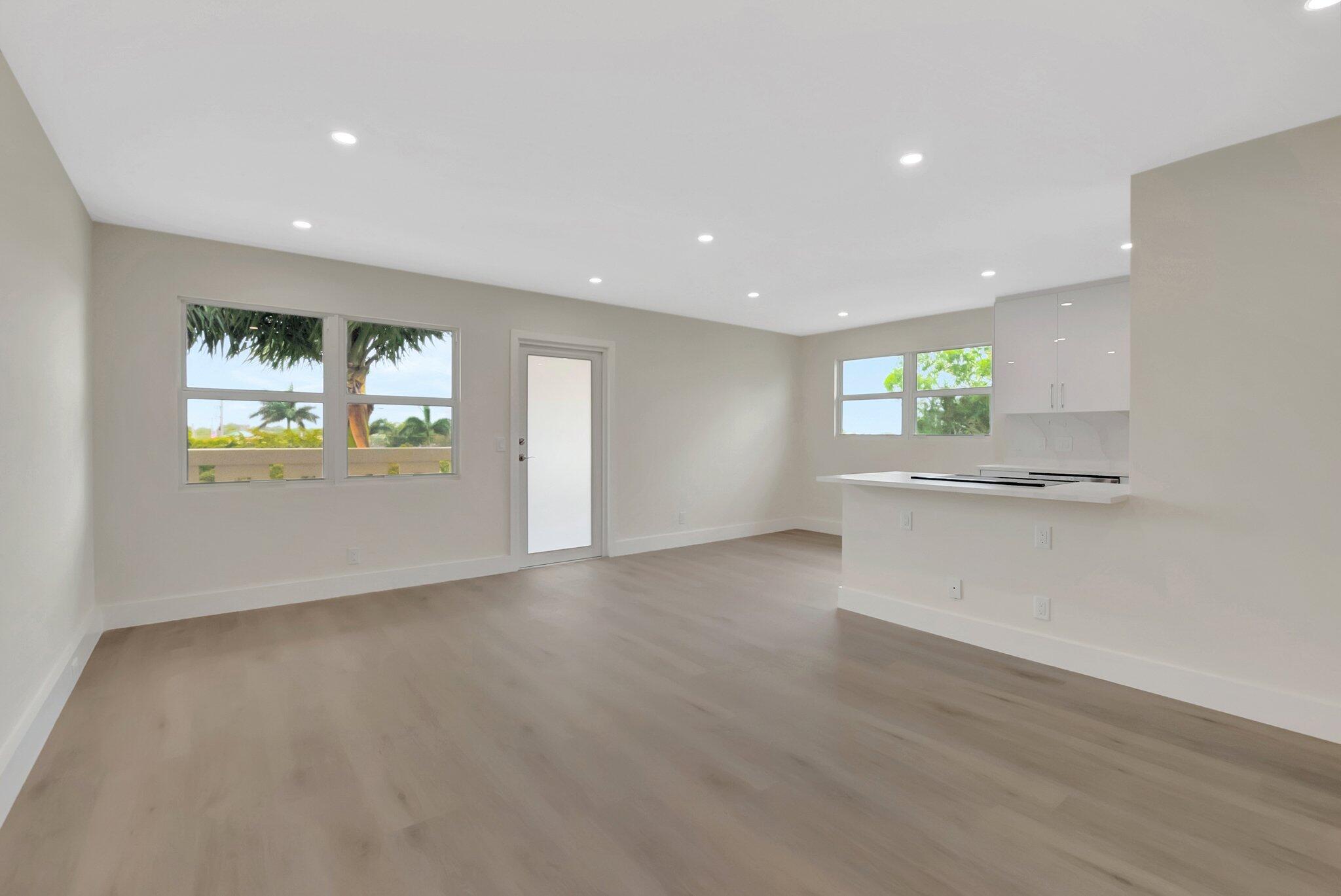 4068 Ainslie Drive, Unit 406 Boca Raton, FL 33434 - Photo 9 of 25 LIVING ROOM