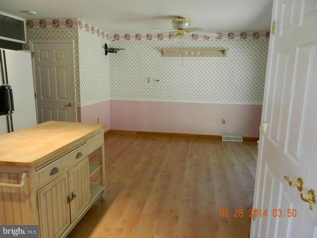 9702 Hall Road Frederick, MD 21701 - Photo 5 of 15 Dining Room