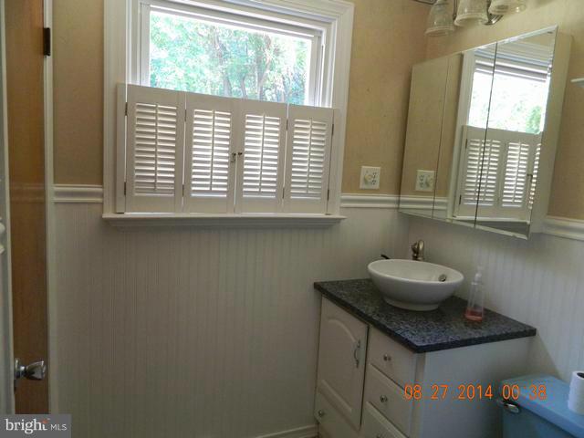 9702 Hall Road Frederick, MD 21701 - Photo 10 of 15 Bath