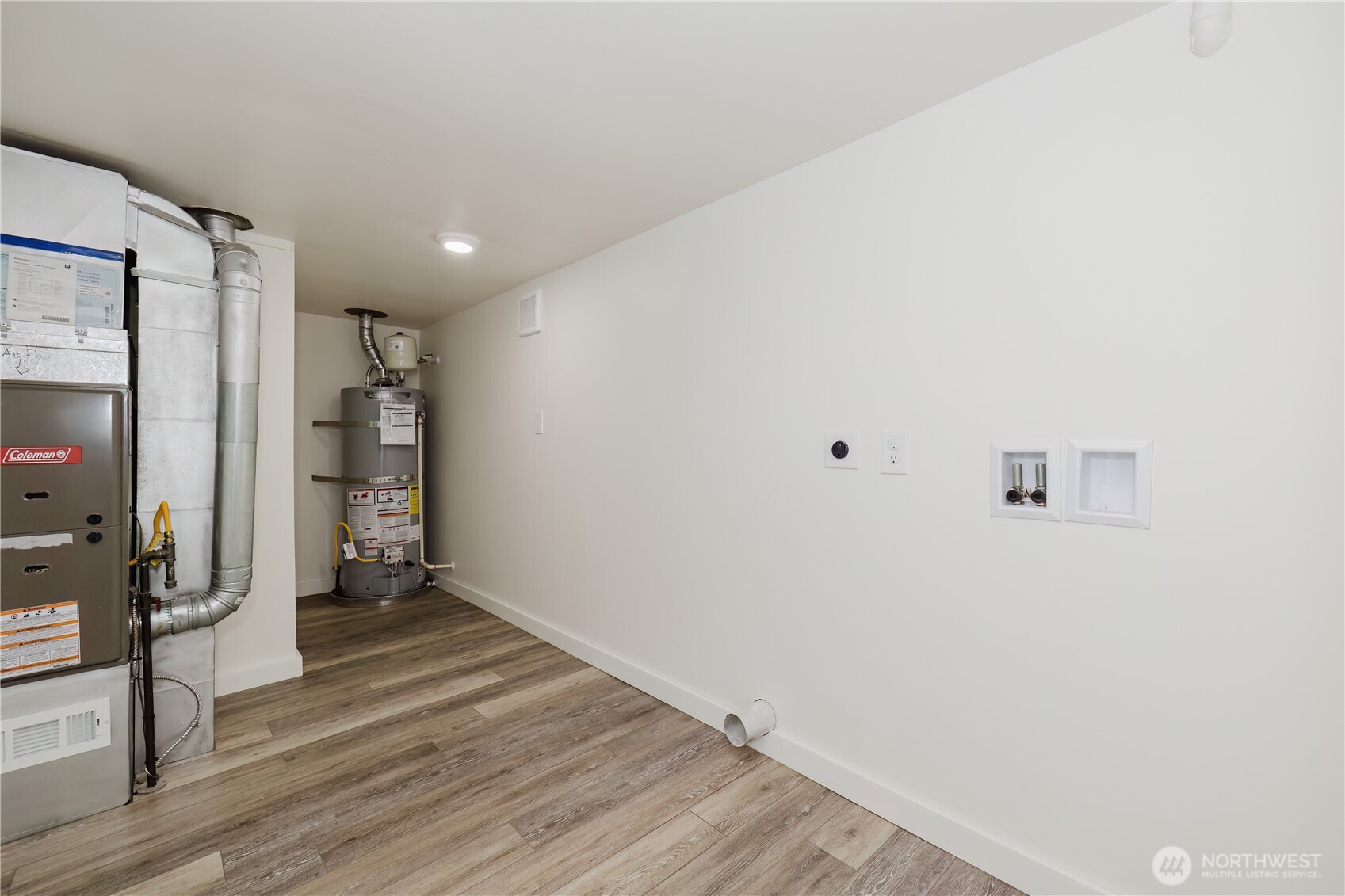 1112 Perry Avenue Bremerton, WA 98310 - Photo 17 of 31 Gallery Image 17