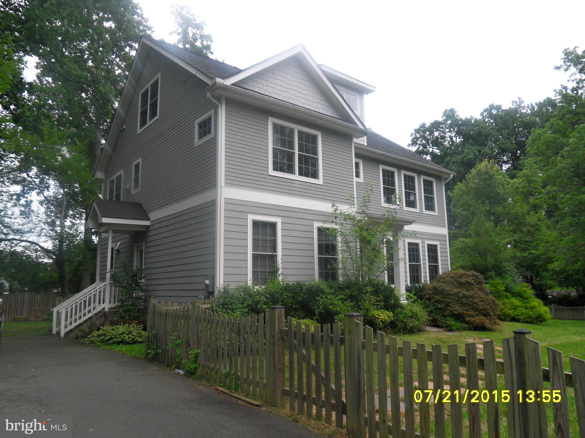 2847 West George Mason Road Falls Church, VA 22042 - Photo 3 of 22 Exterior (Front)
