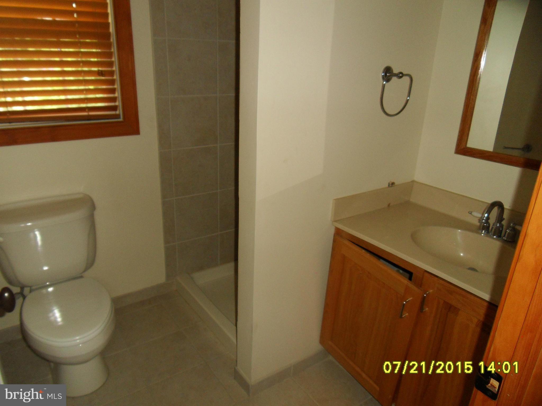 2847 West George Mason Road Falls Church, VA 22042 - Photo 7 of 22 Bath