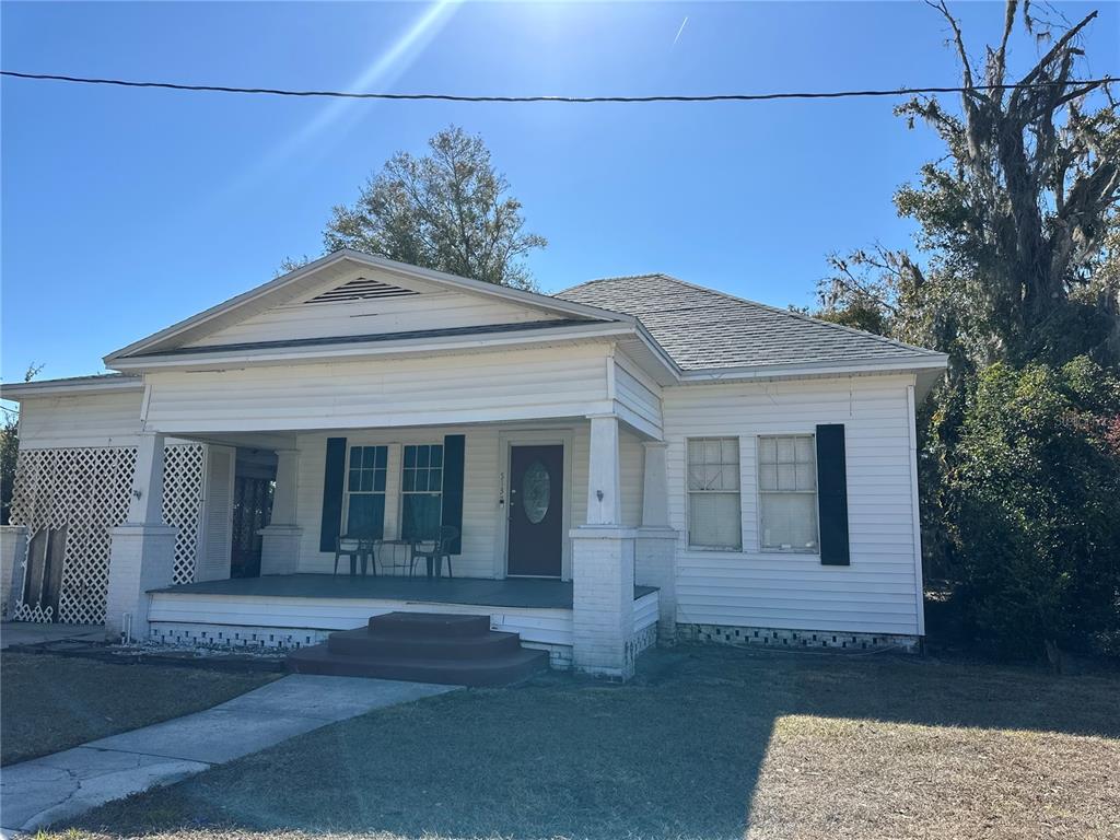513 West Main Street Wauchula, FL 33873 - Photo 2 of 43 front view of a house