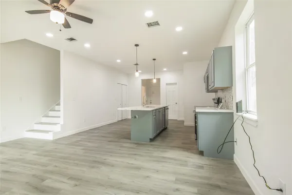 $2,000 | 2305 Sakowitz Street, Unit B, Houston, TX 77020