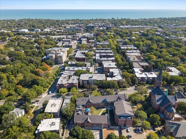 $310,000 | 835 Ridge Avenue, Unit 207, Evanston, IL 60202