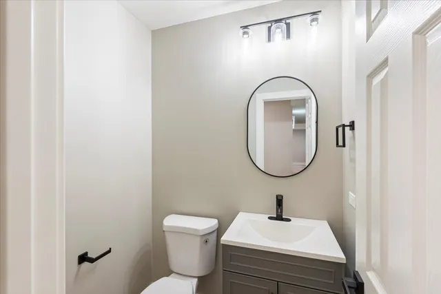 $310,000 | 835 Ridge Avenue, Unit 207, Evanston, IL 60202