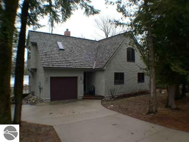 463 West Traverse Lake Road Maple City, MI 49664 - Photo 2 of 9 1646229-1.JPG
