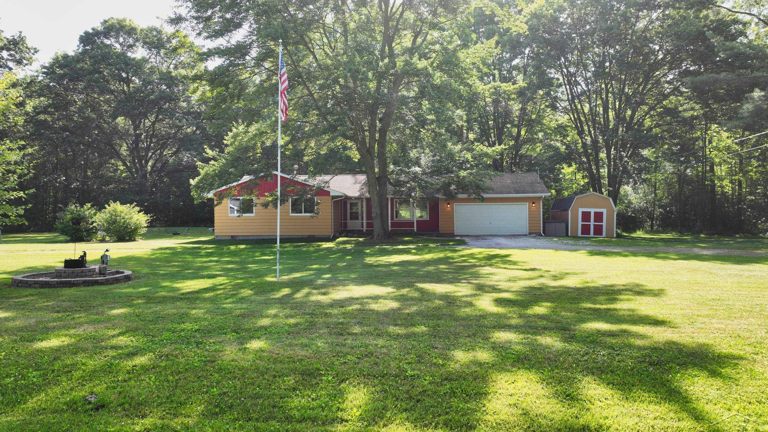 549 South 8 Mile Road Midland, MI 48640 - Photo 2 of 55 50213614-3870170d-2431-445d-be7e-cf8ad201191e.JPG