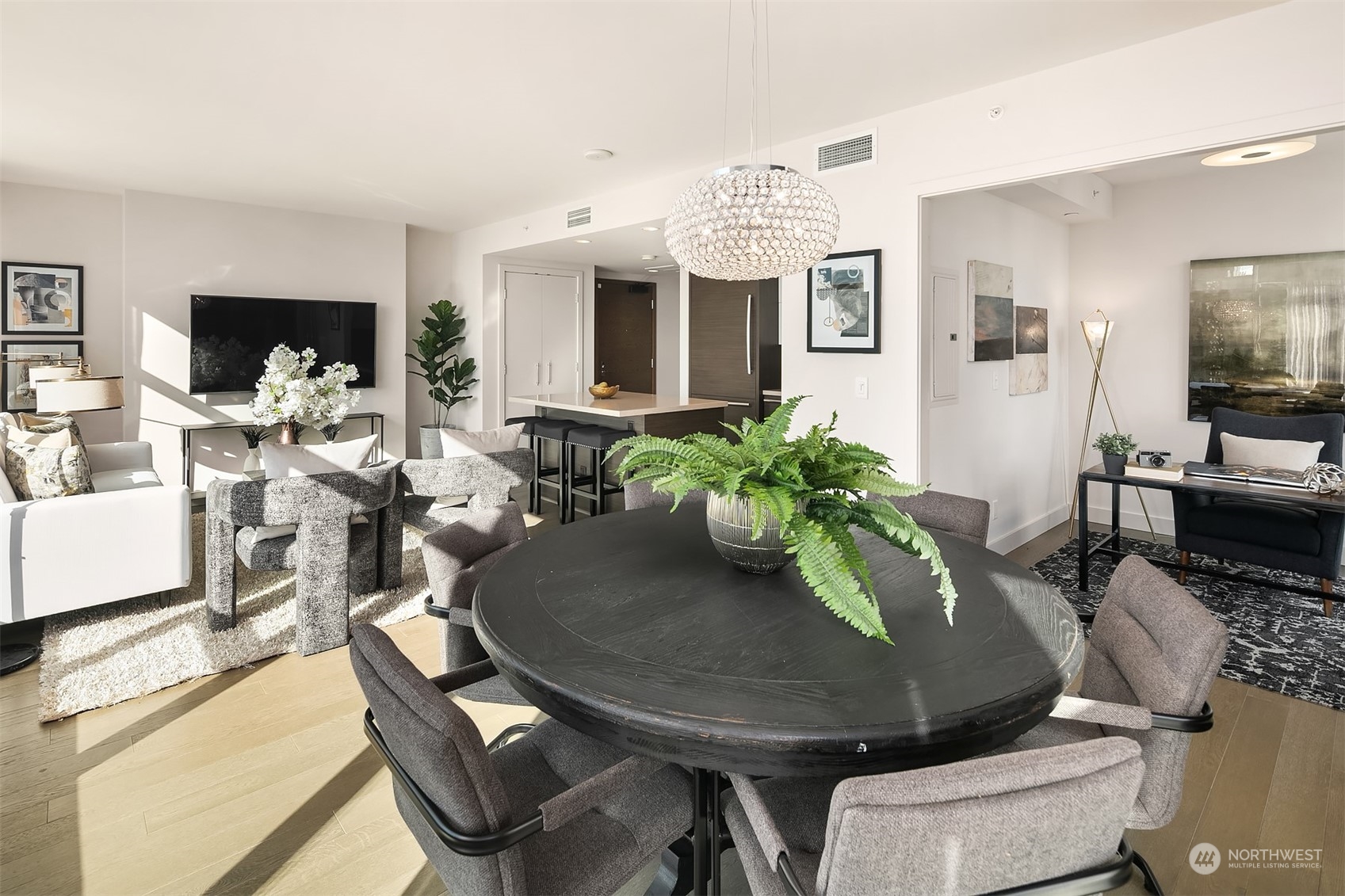 588 Bell Street, Unit 2805S Seattle, WA 98121 - Photo 11 of 40 Gallery Image 11
