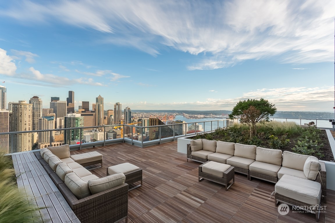 588 Bell Street, Unit 2805S Seattle, WA 98121 - Photo 35 of 40 Gallery Image 35