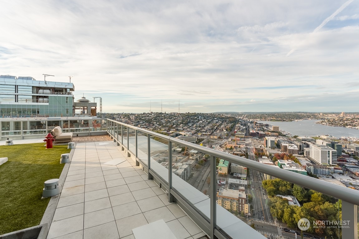 588 Bell Street, Unit 2805S Seattle, WA 98121 - Photo 37 of 40 Gallery Image 37