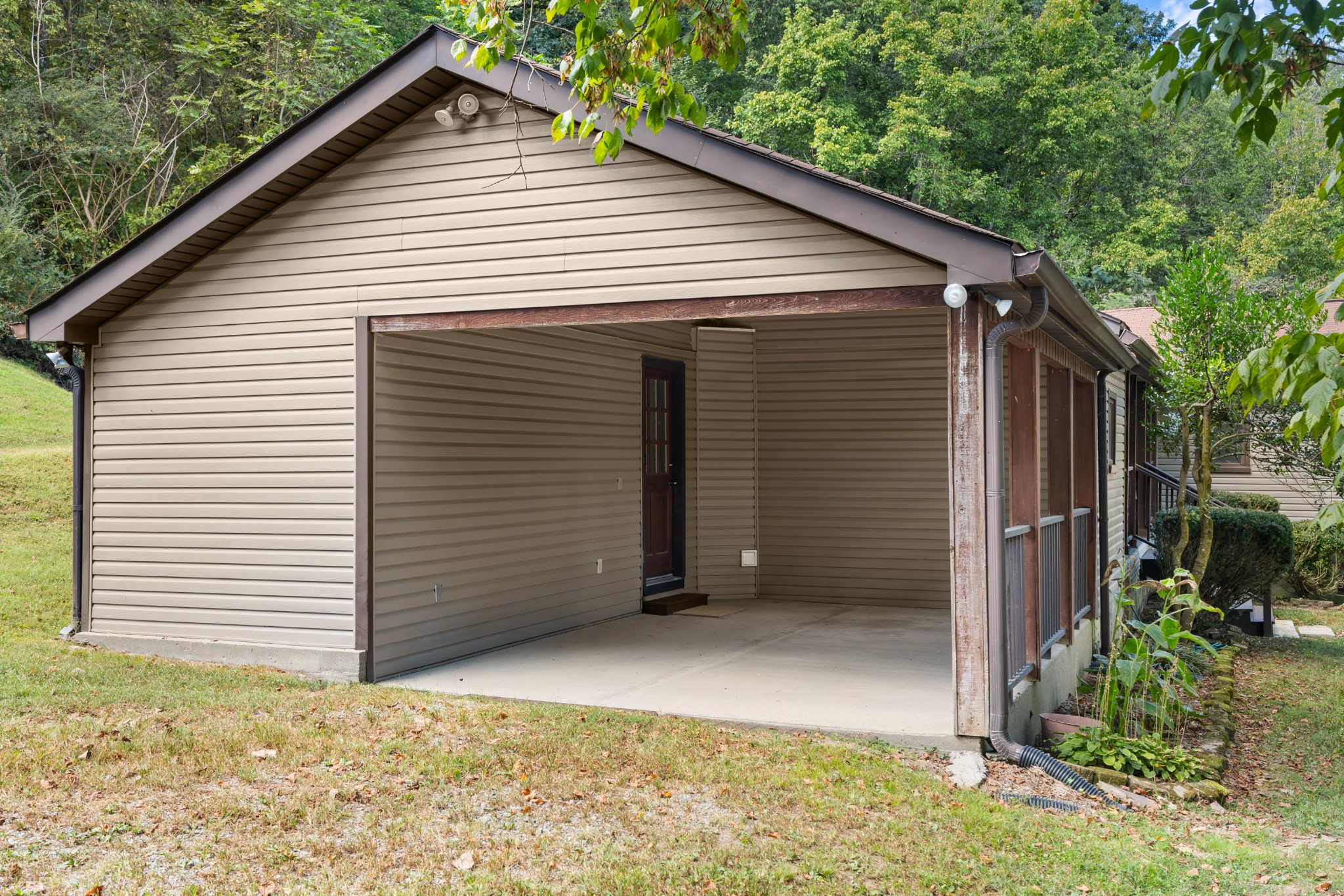 4833 Eatons Creek Road Nashville, TN 37218 - Photo 30 of 33 Gallery Image 30