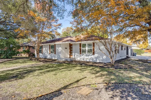 $3,650 | 6353 East Lovers Lane, Dallas, TX 75214