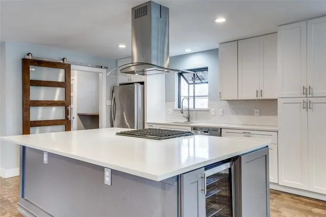 $3,650 | 6353 East Lovers Lane, Dallas, TX 75214