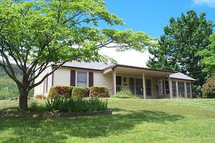 367 Bryant Road Roanoke, VA 24019 - Photo 3 of 10 Front 367 BryantRd