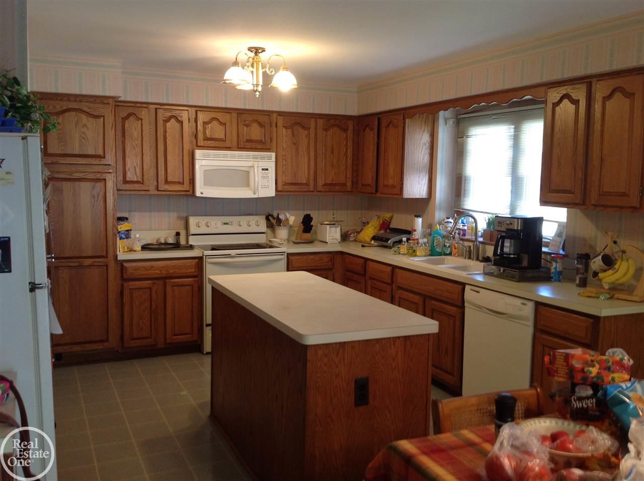 420 Mayapple Court Rochester Hills, MI 48307 - Photo 7 of 23