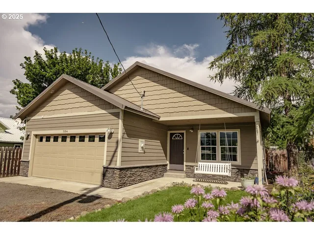 $475,900 | 104 North College Street, Joseph, OR 97846