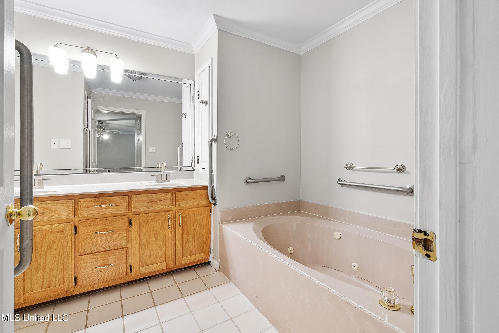 5441 Goodman Road West Horn Lake, MS 38637 - Photo 16 of 32 14-web-or-mls-5441 Goodman Rd-13