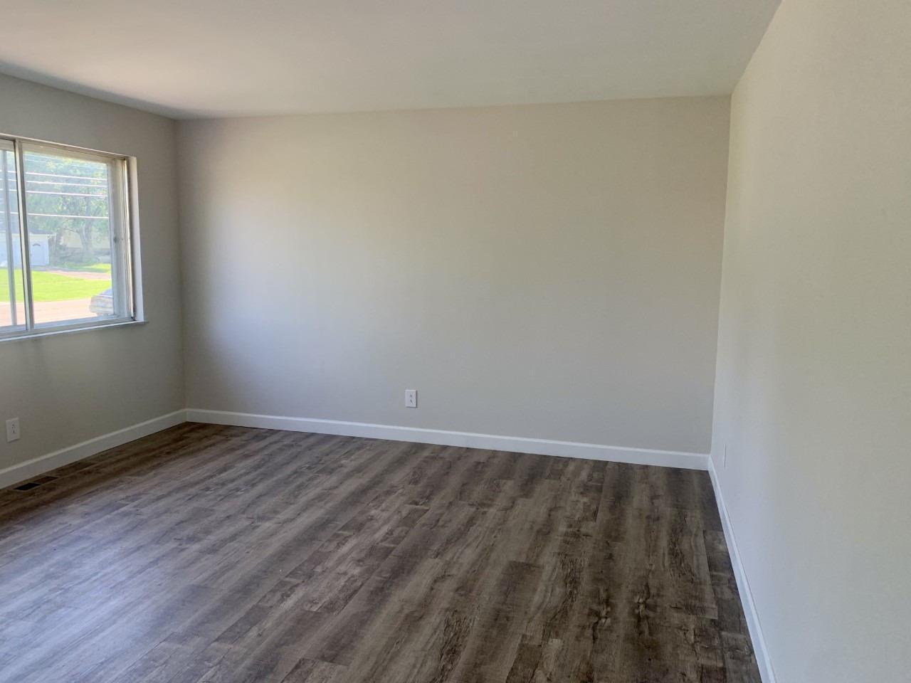 1027 West Kemper Road Forest Park, OH 45240 - Photo 4 of 15