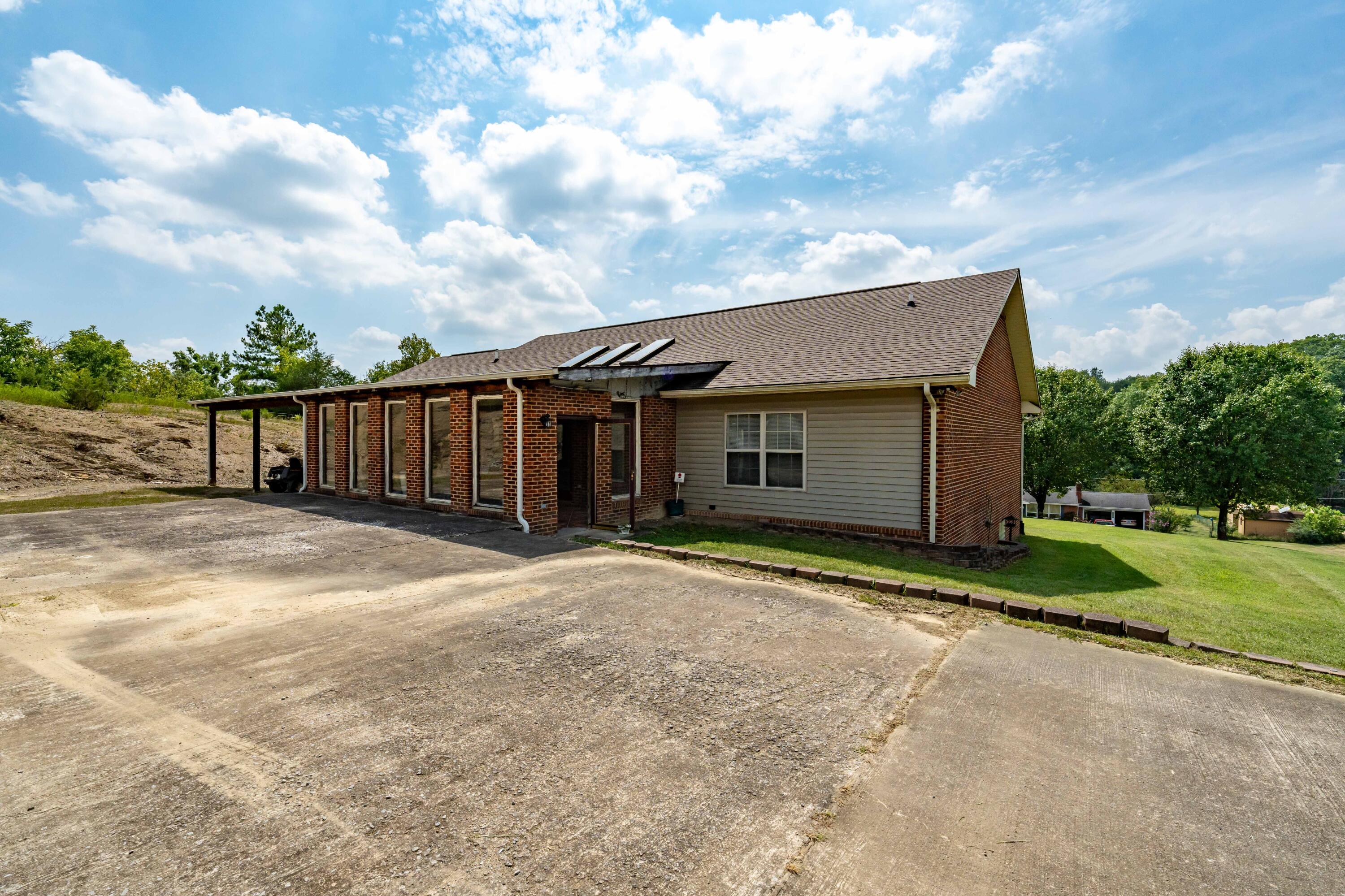 588 Packing House Road Kingsport, TN 37660 - Photo 41 of 51 588 Packing House Road (20 of 54)