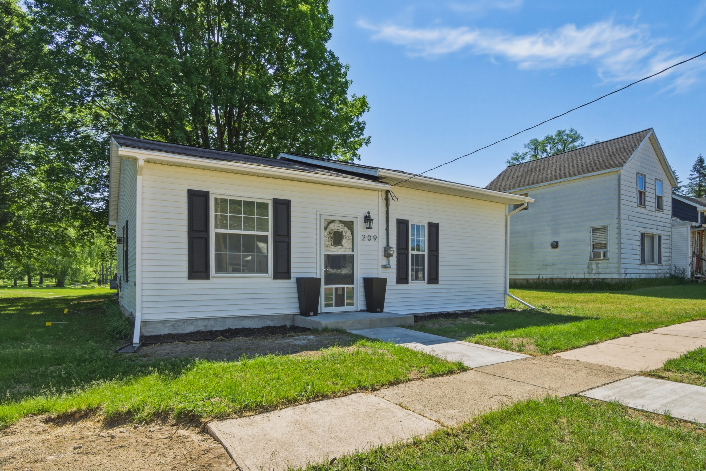 209 South River Road Evart, MI 49631 - Photo 18 of 21 Front of House