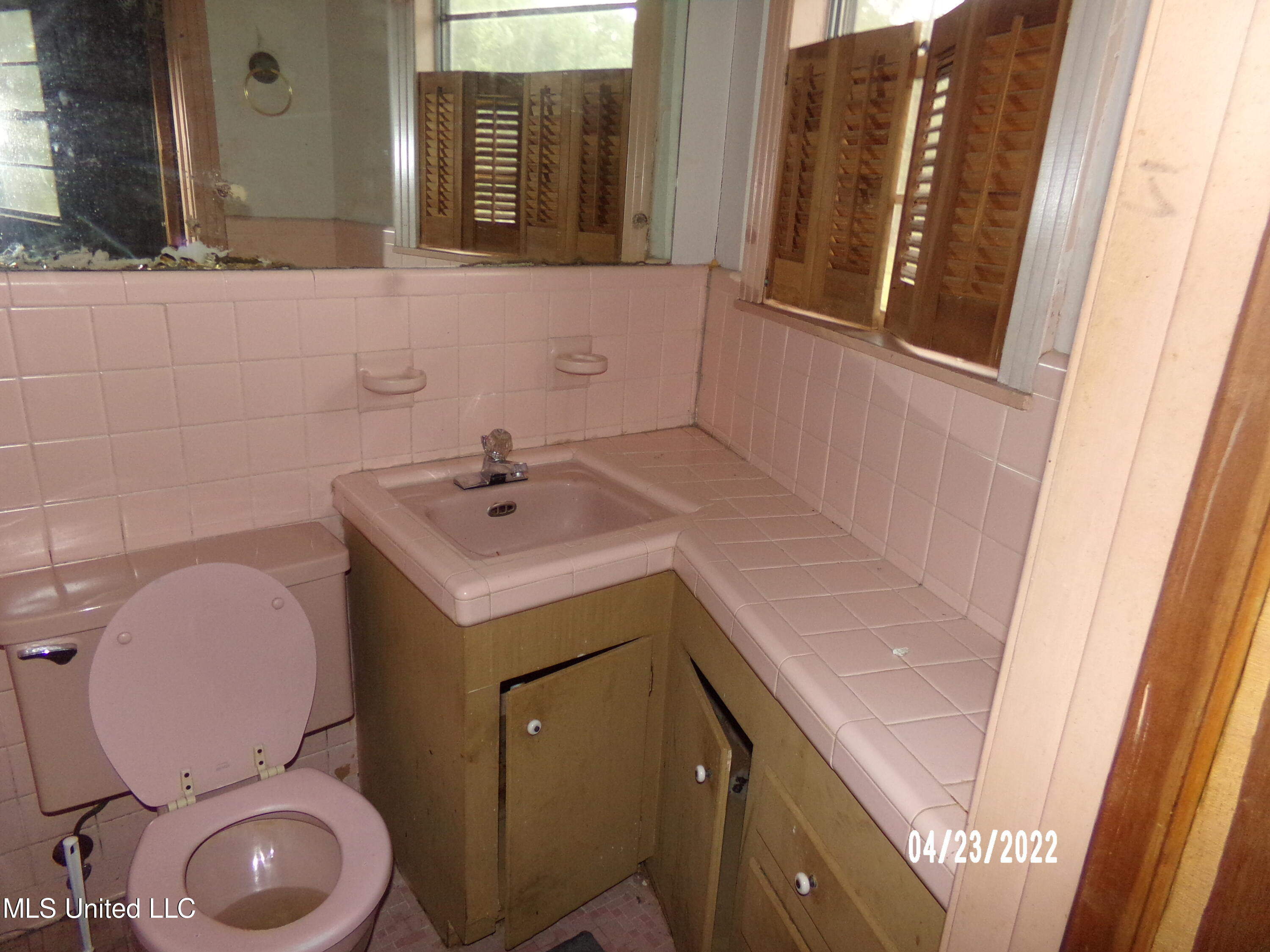 5068 Terry Road Jackson, MS 39212 - Photo 15 of 28 100_2418