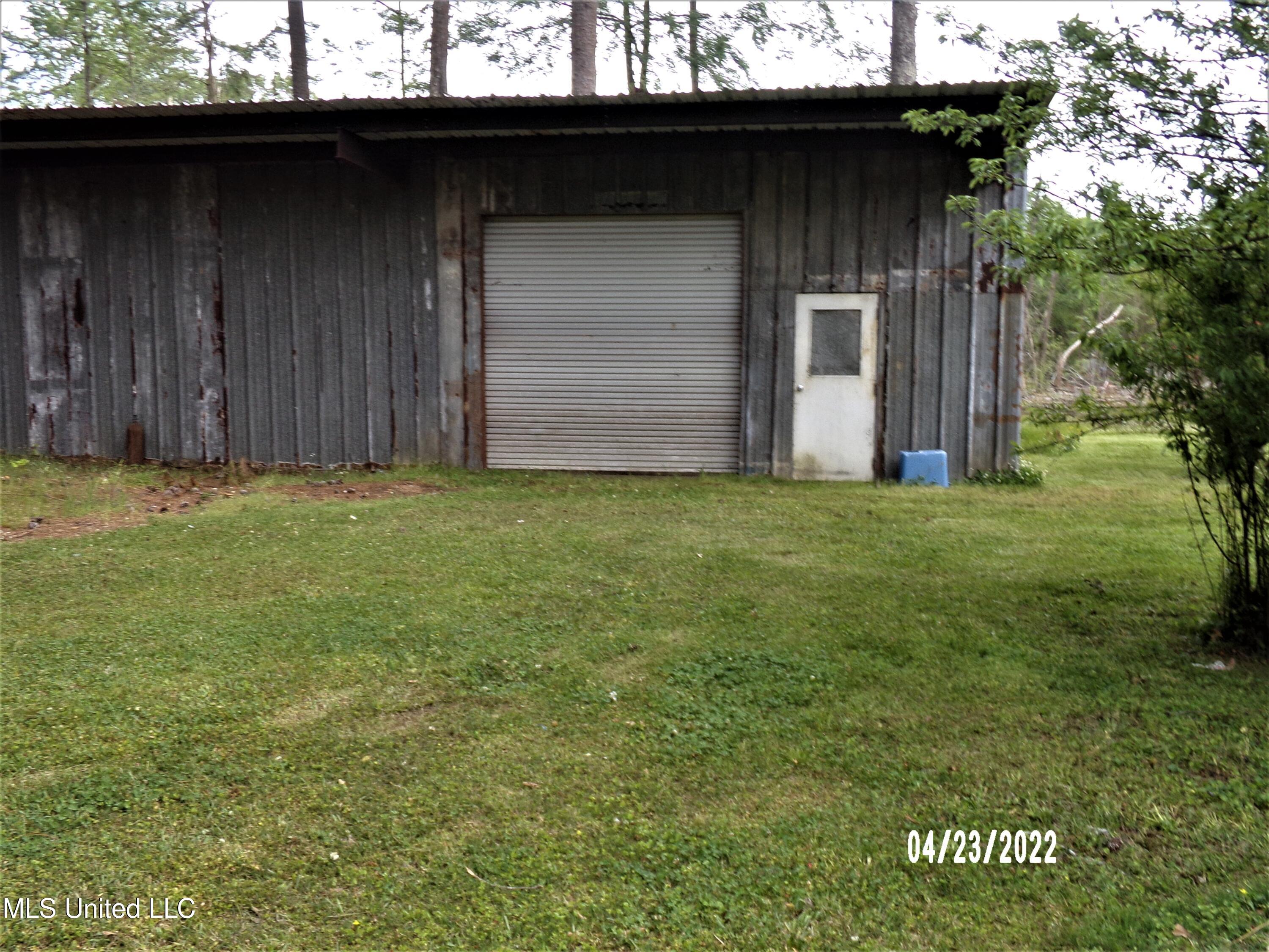 5068 Terry Road Jackson, MS 39212 - Photo 17 of 28 100_2420