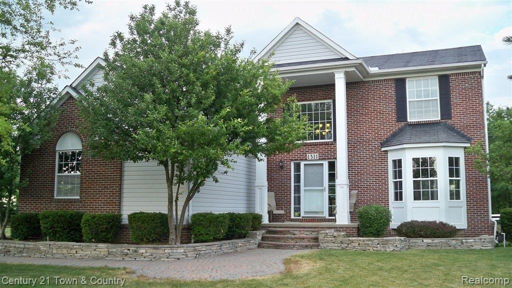 1311 Ridgeview Circle Lake Orion, MI 48362 - Photo 1 of 23 100_4626.JPG